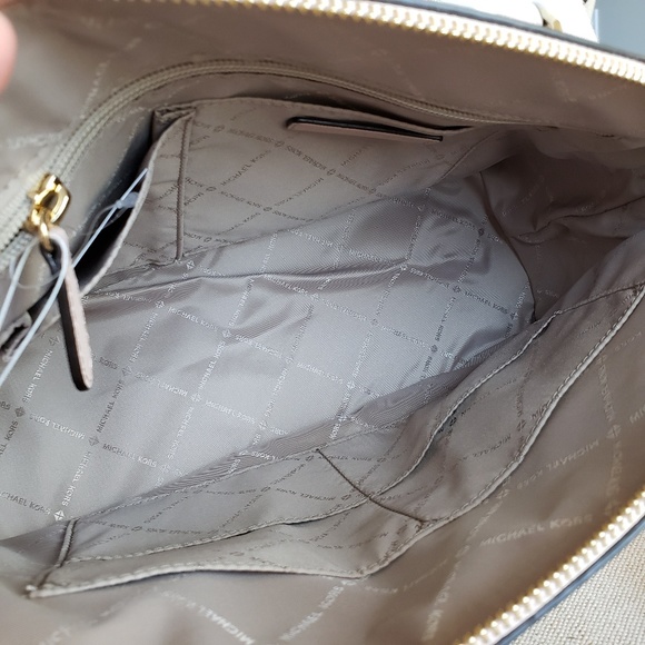 SOLD NWT Michael Kors Bag and Wallet Bundle - Picture 4 of 7